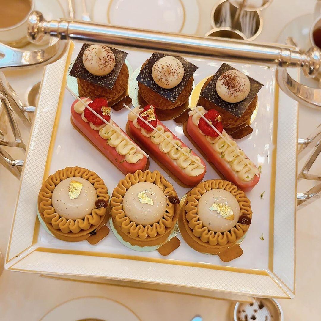 Afternoon tea au ritz