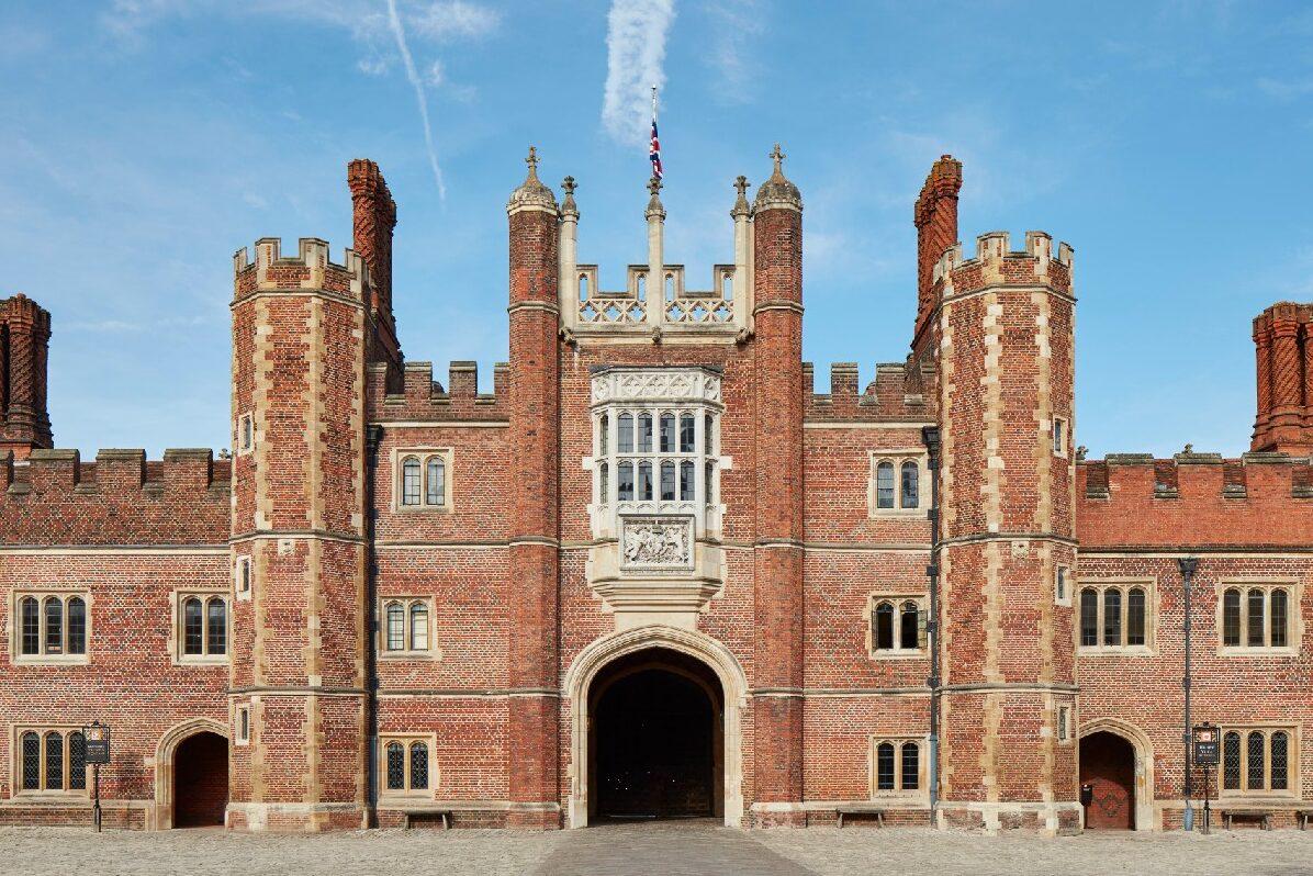 Hampton court palace