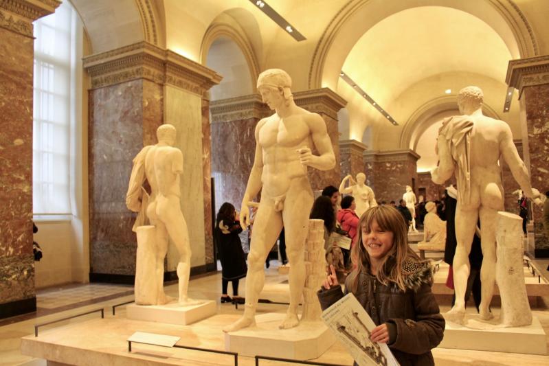 La petite fille qui voulait visiter Le Louvre...