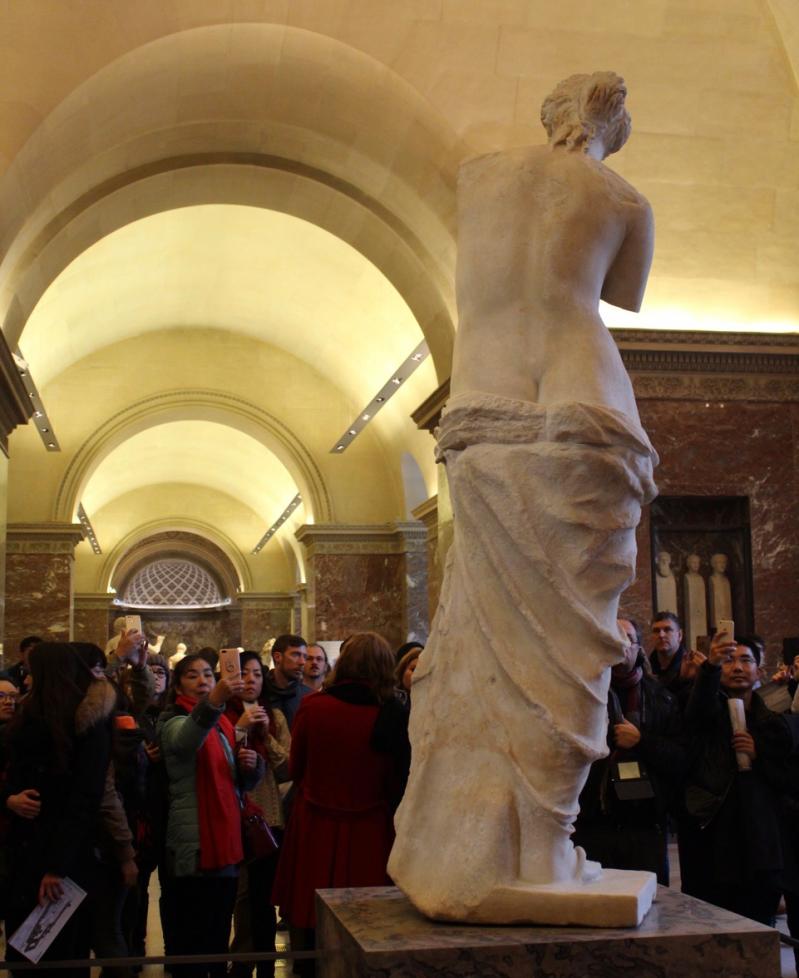 la petite fille qui voulait visiter Le Louvre...