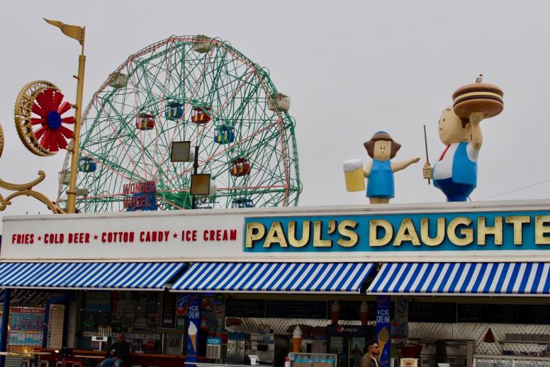 Coney Island dans le brouillard