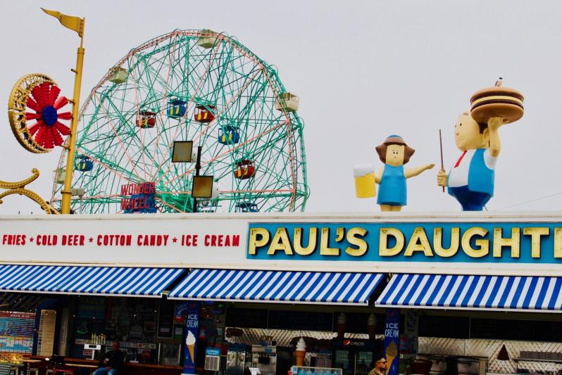 Coney Island dans le brouillard