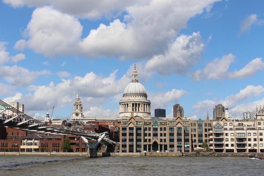 Pont du Millenium et St Paul's Cathedral