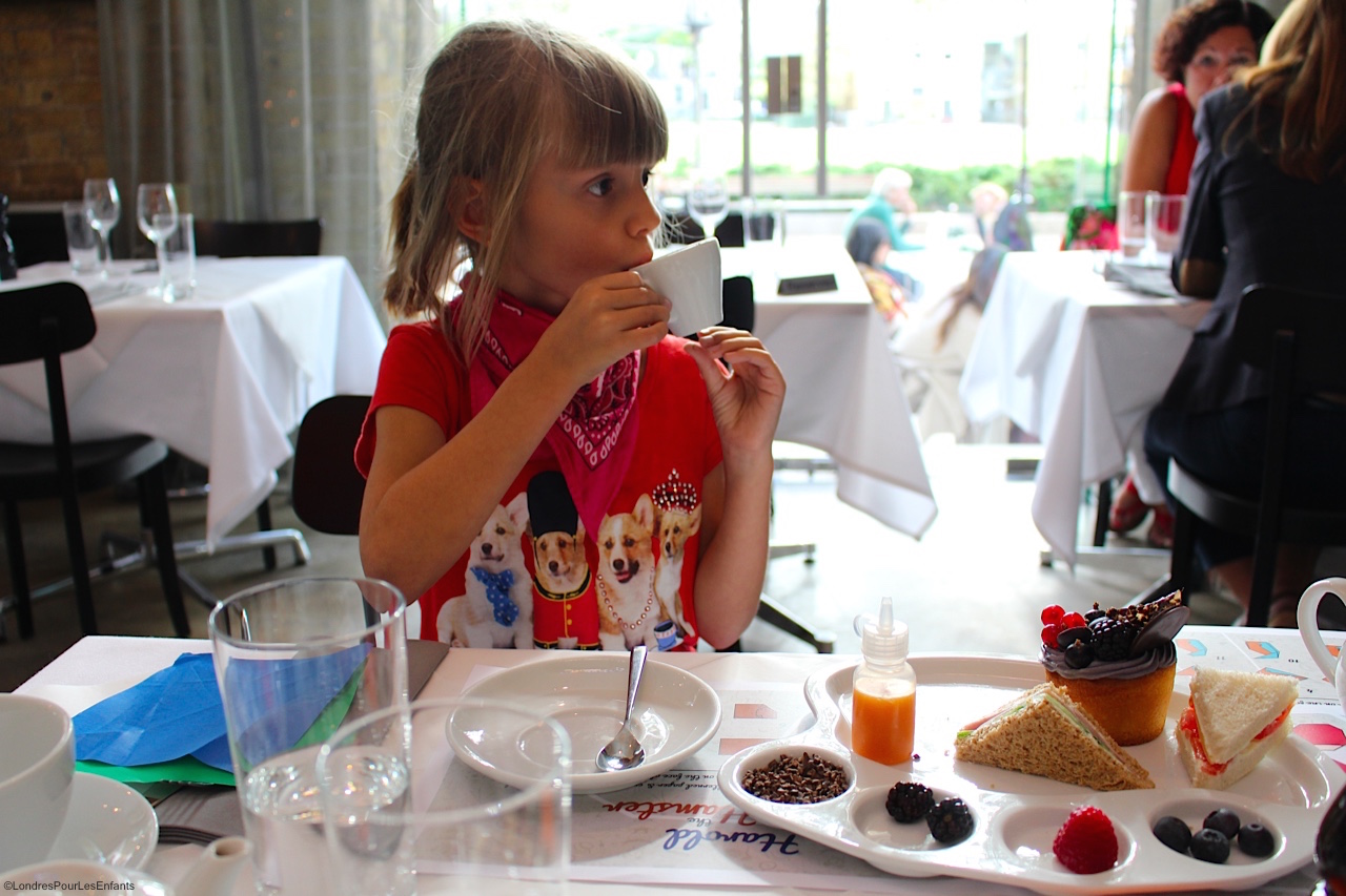 Little artist's afternoon tea