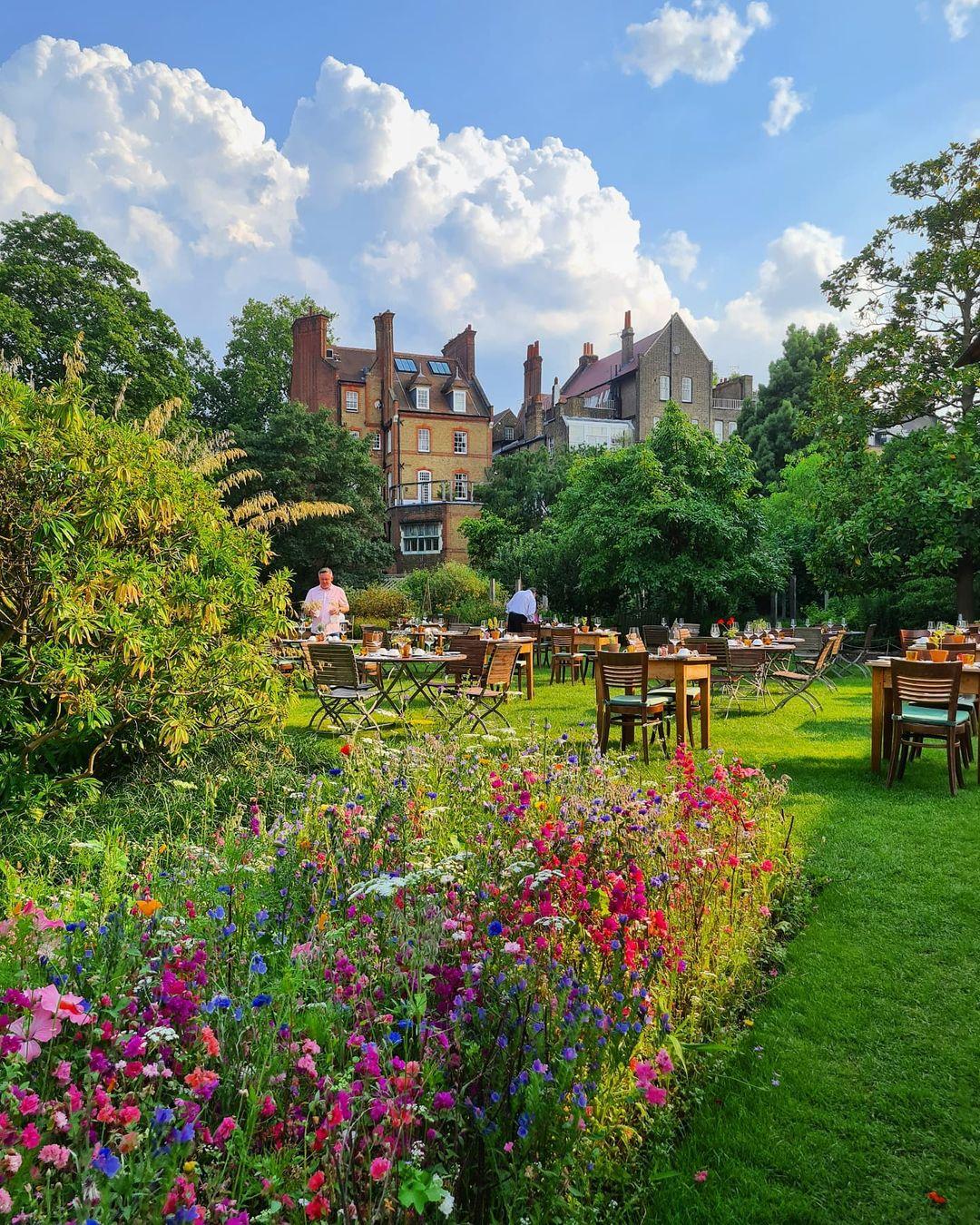 Chelsea Embankment Gardens